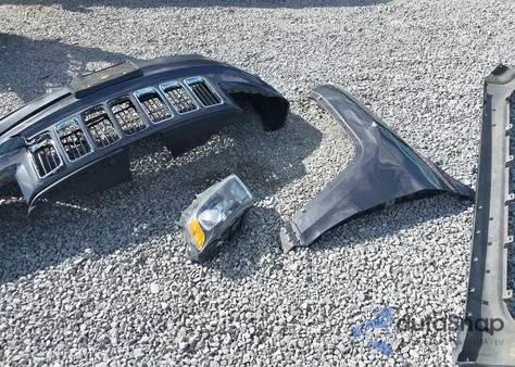 2015 Jeep Grand Cherokee Laredo z USA, uszkodzony, nr VIN 1C4RJFAG0FC209443